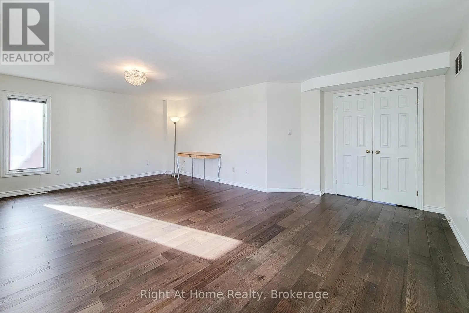 85 MEADOWLANDS BOULEVARD