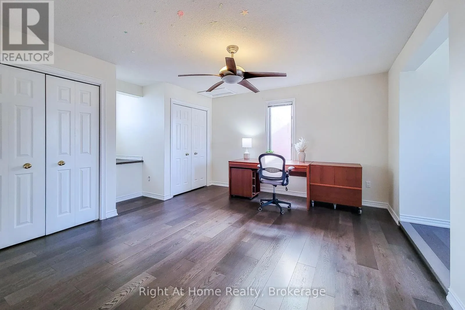 85 MEADOWLANDS BOULEVARD