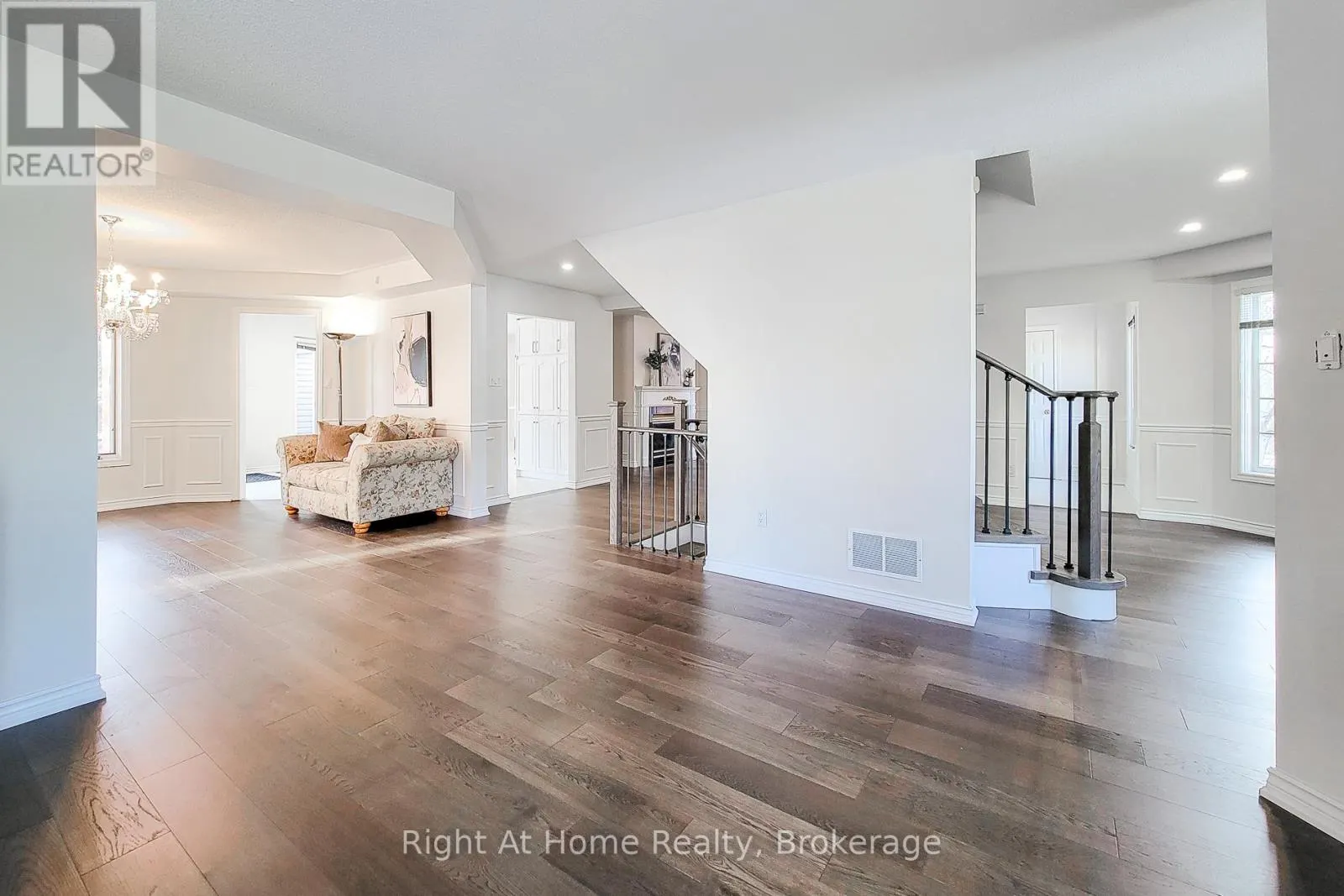 85 MEADOWLANDS BOULEVARD