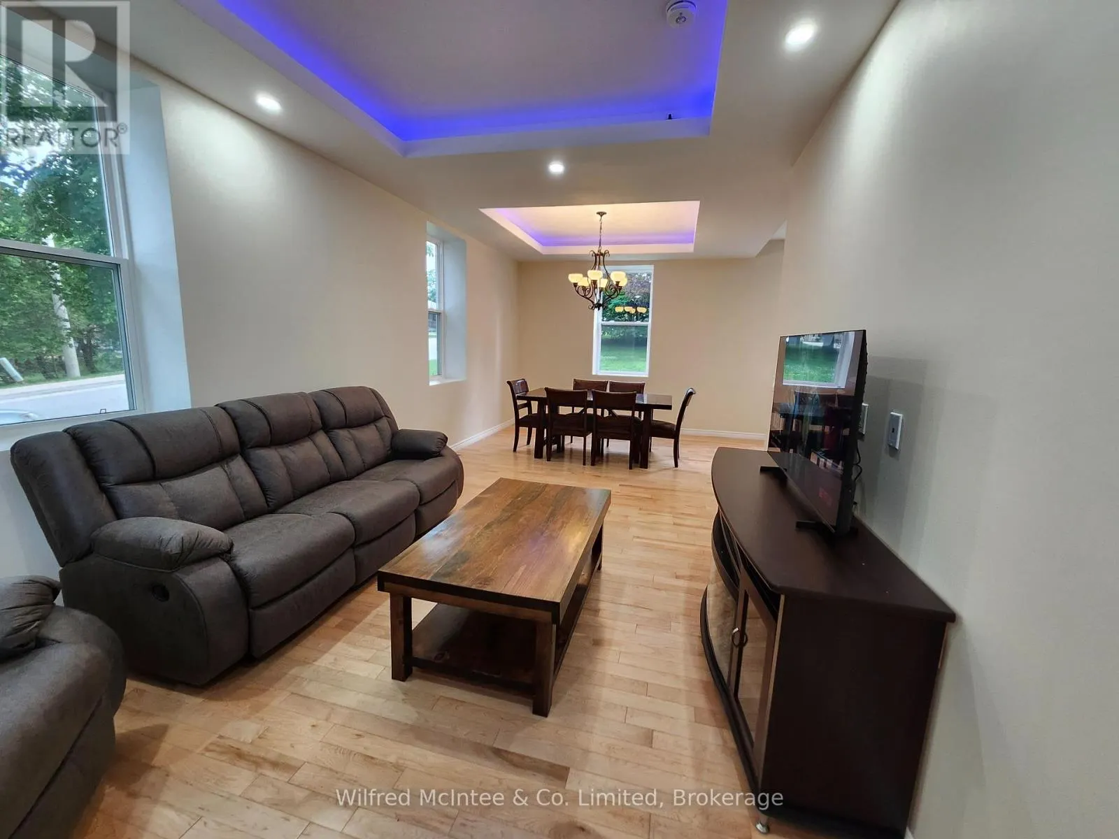 36 BROWNLEE STREET S