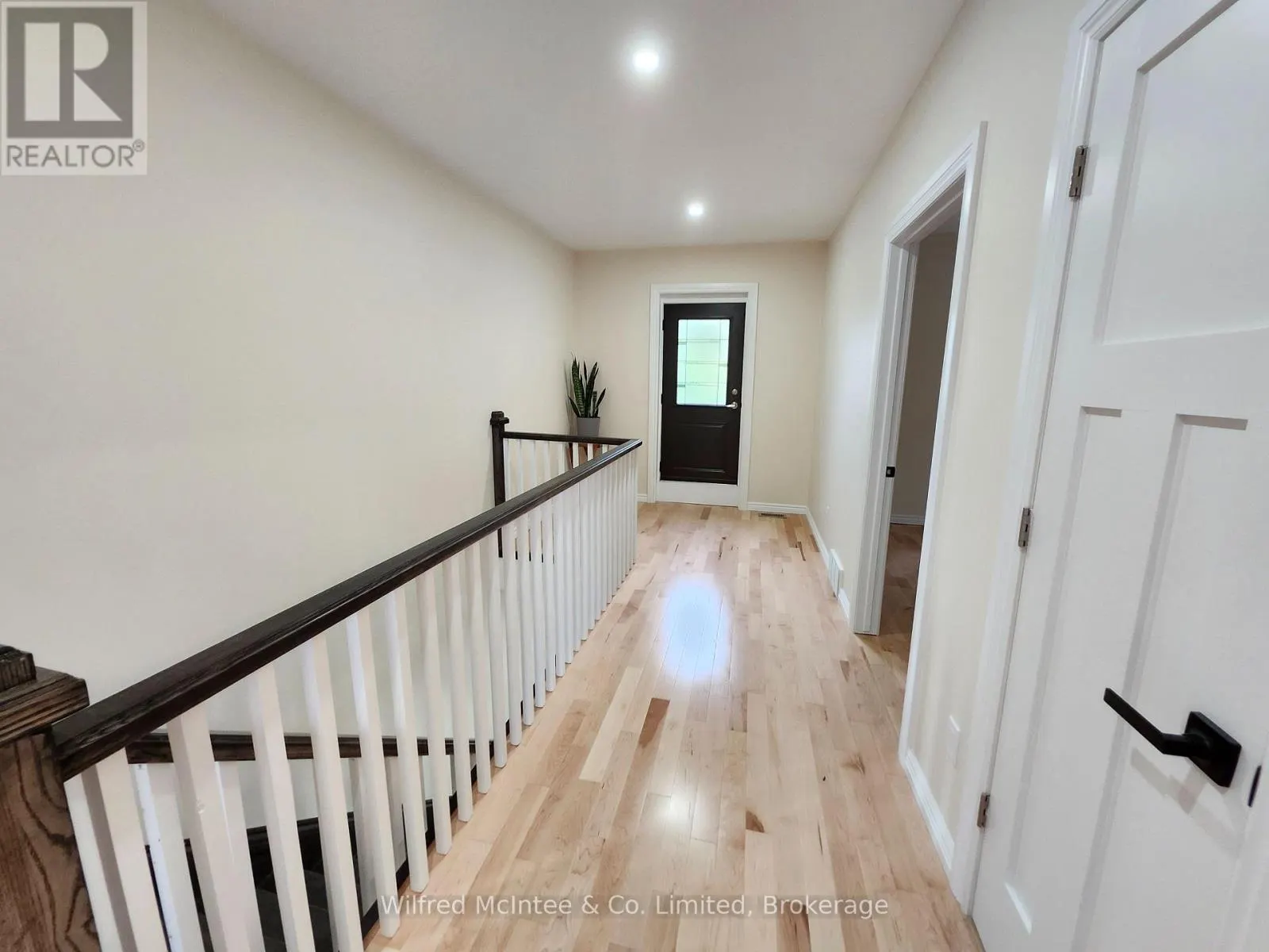 36 BROWNLEE STREET S