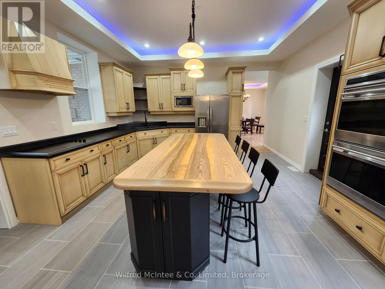 36 BROWNLEE STREET S