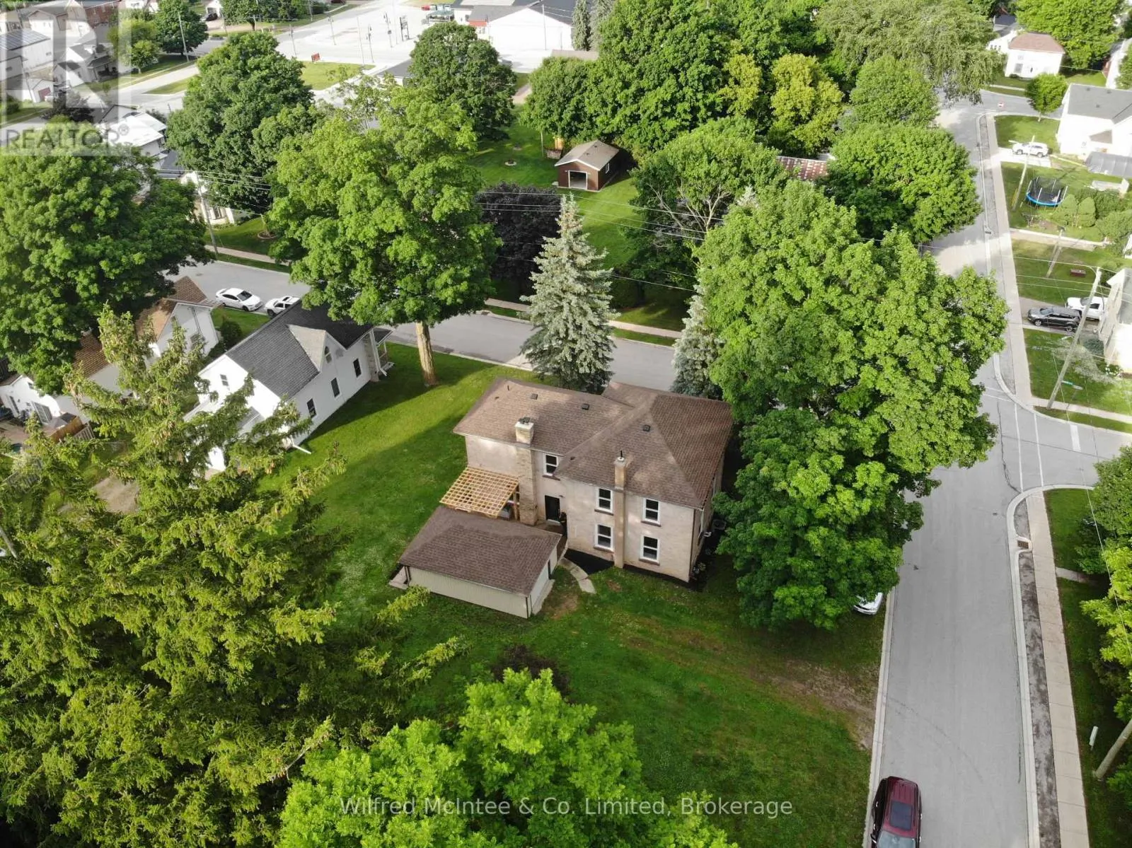 36 BROWNLEE STREET S