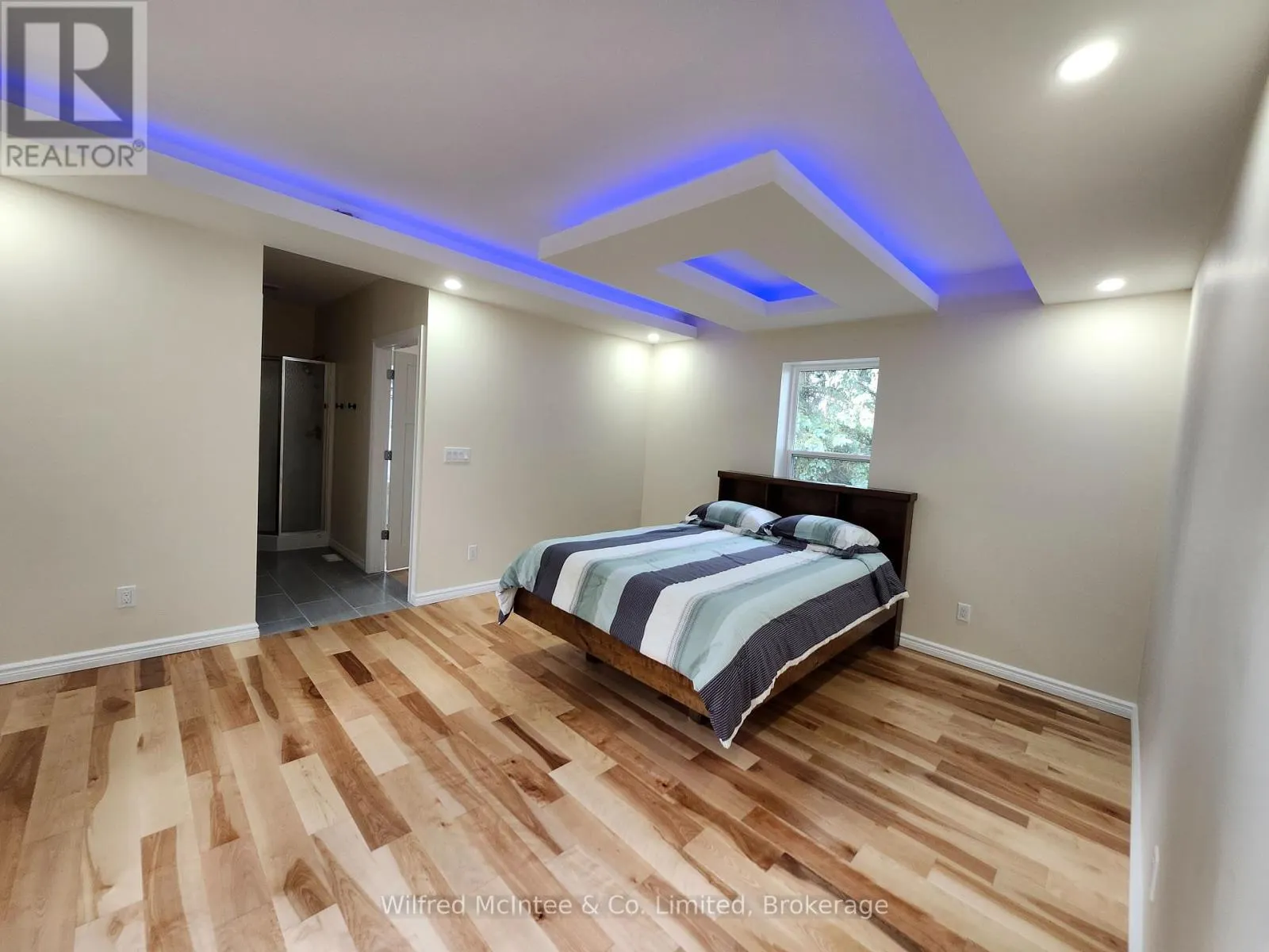 36 BROWNLEE STREET S