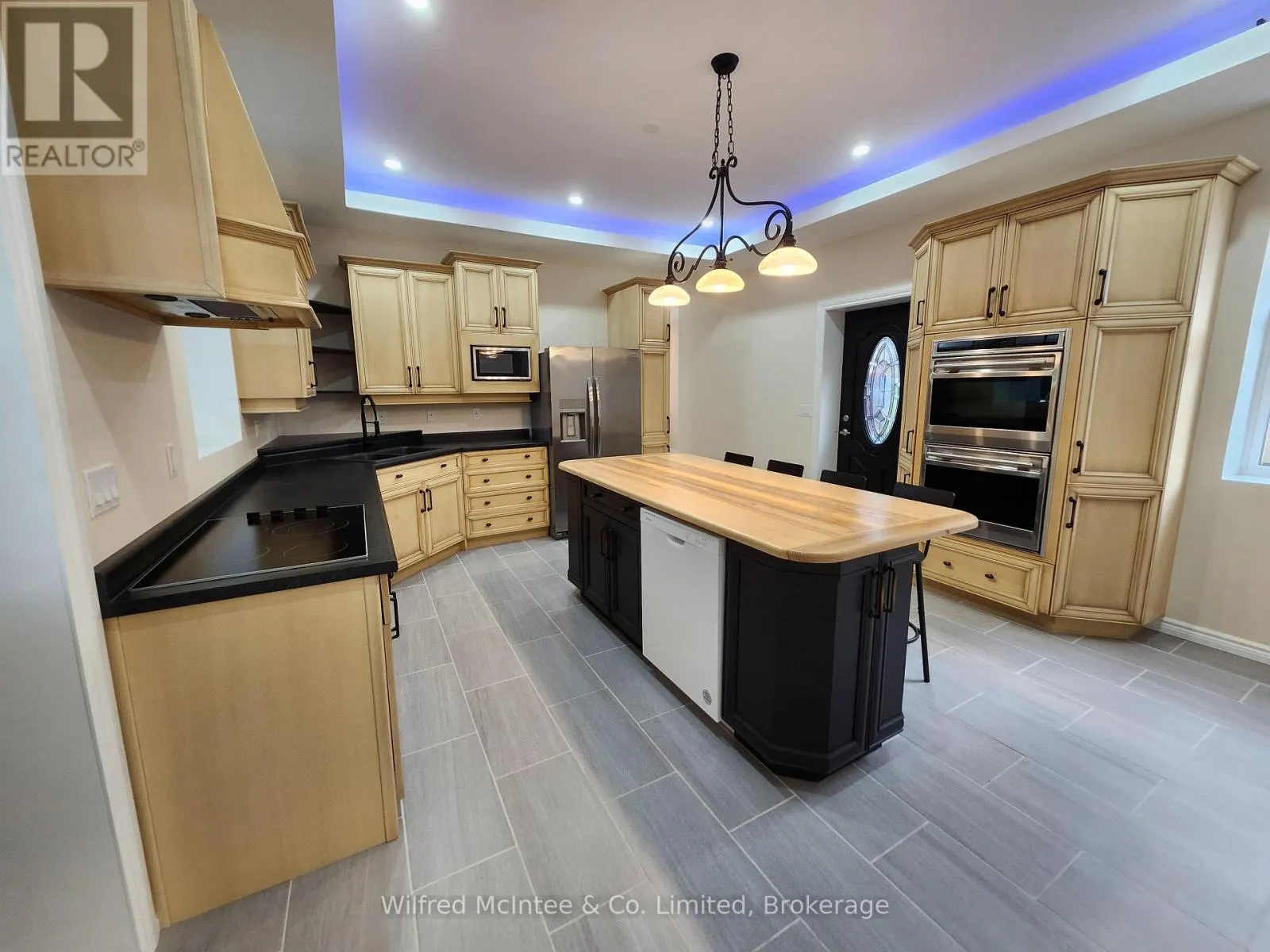 36 BROWNLEE STREET S
