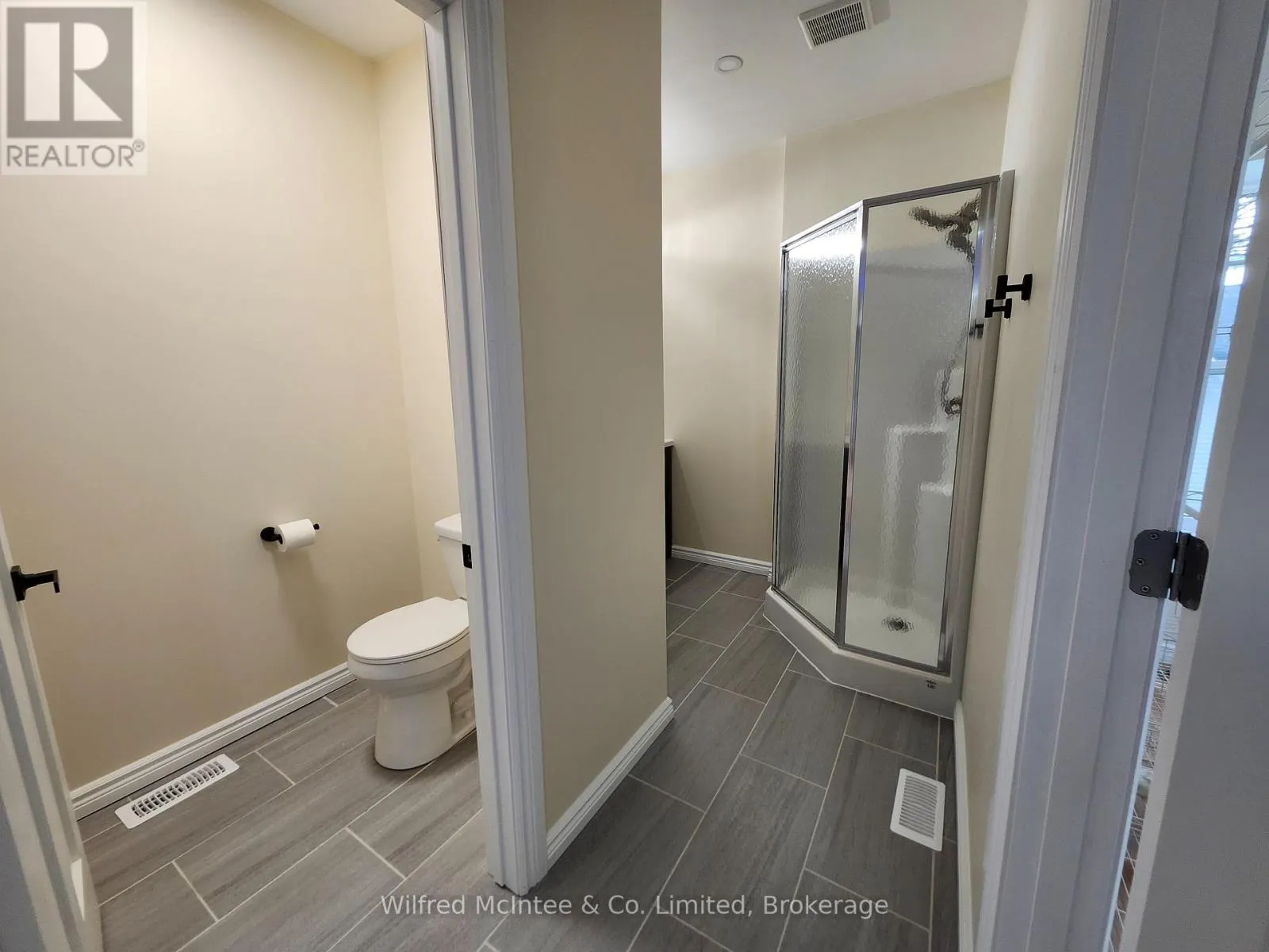 36 BROWNLEE STREET S