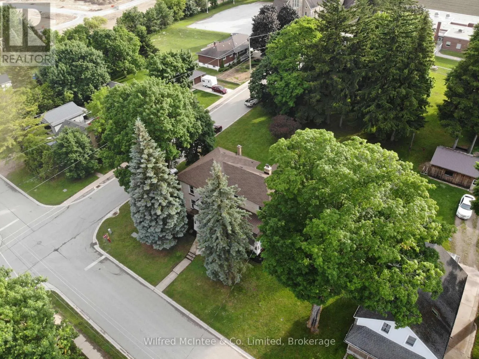 36 BROWNLEE STREET S