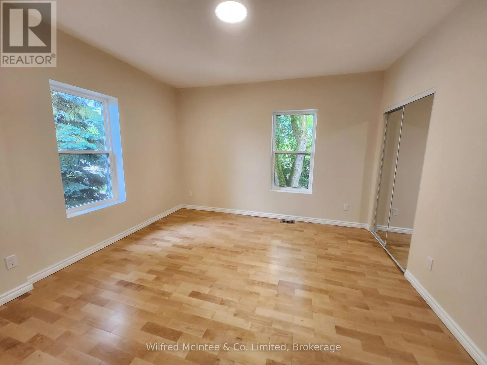 36 BROWNLEE STREET S