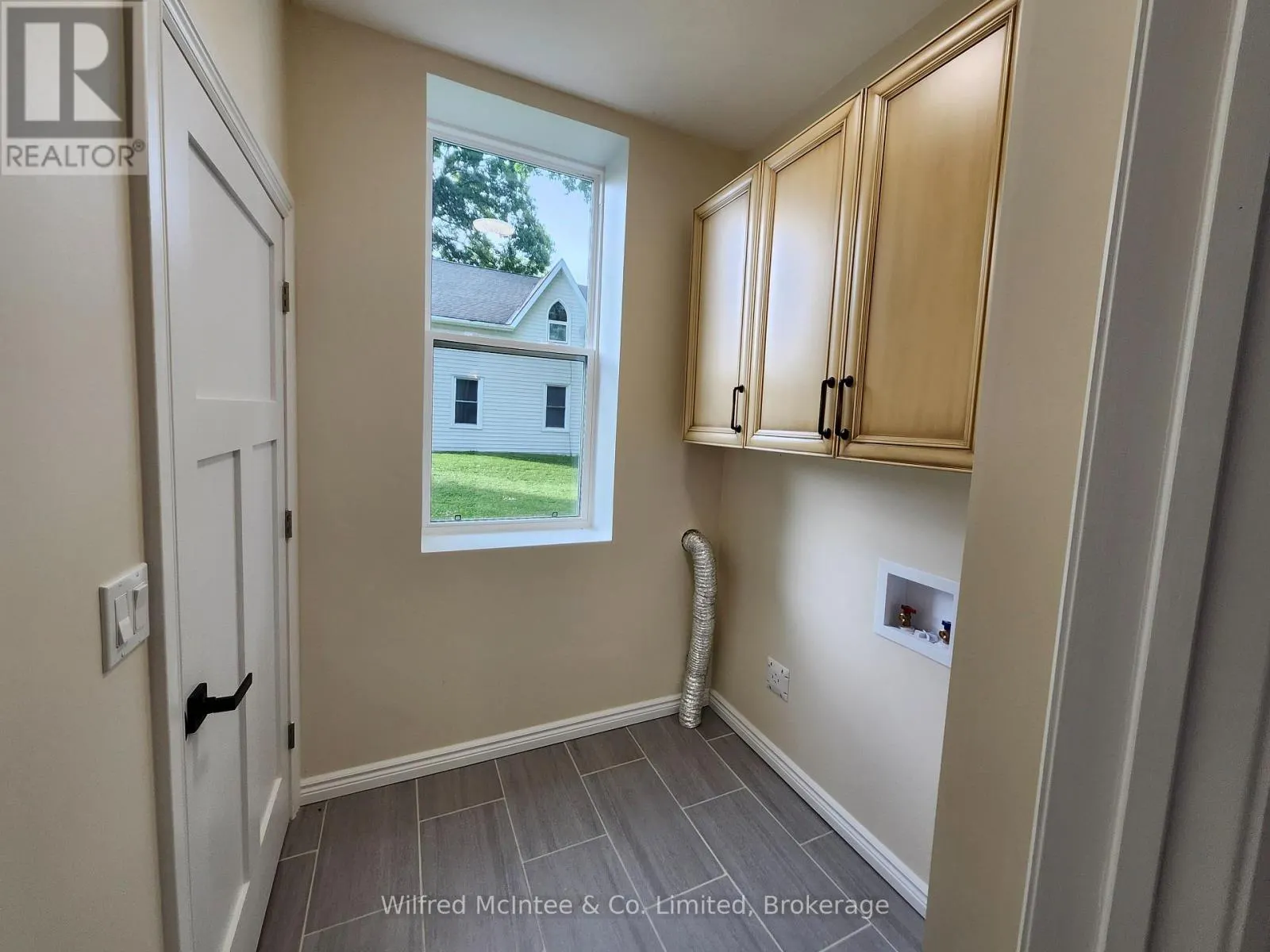 36 BROWNLEE STREET S