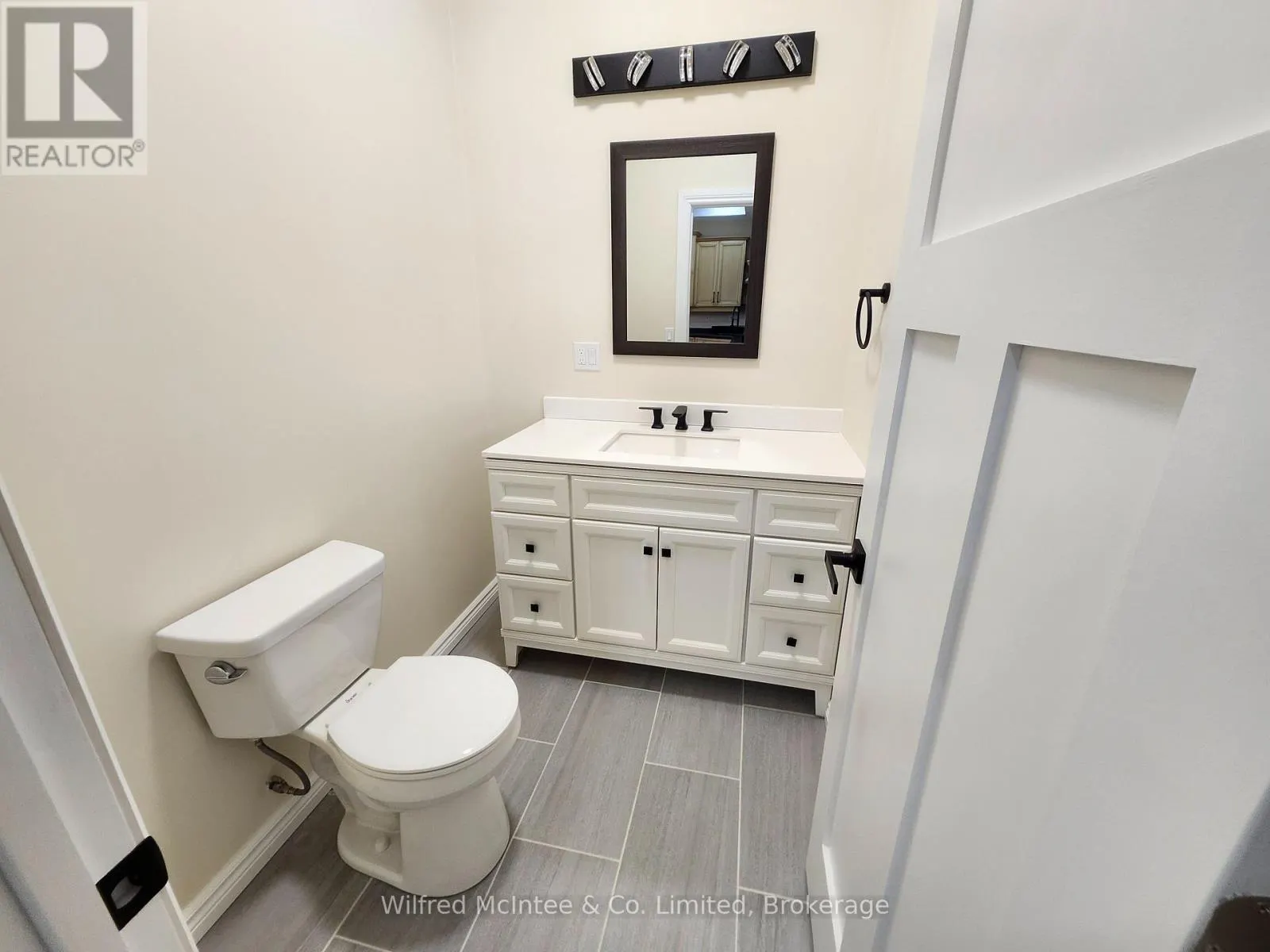 36 BROWNLEE STREET S