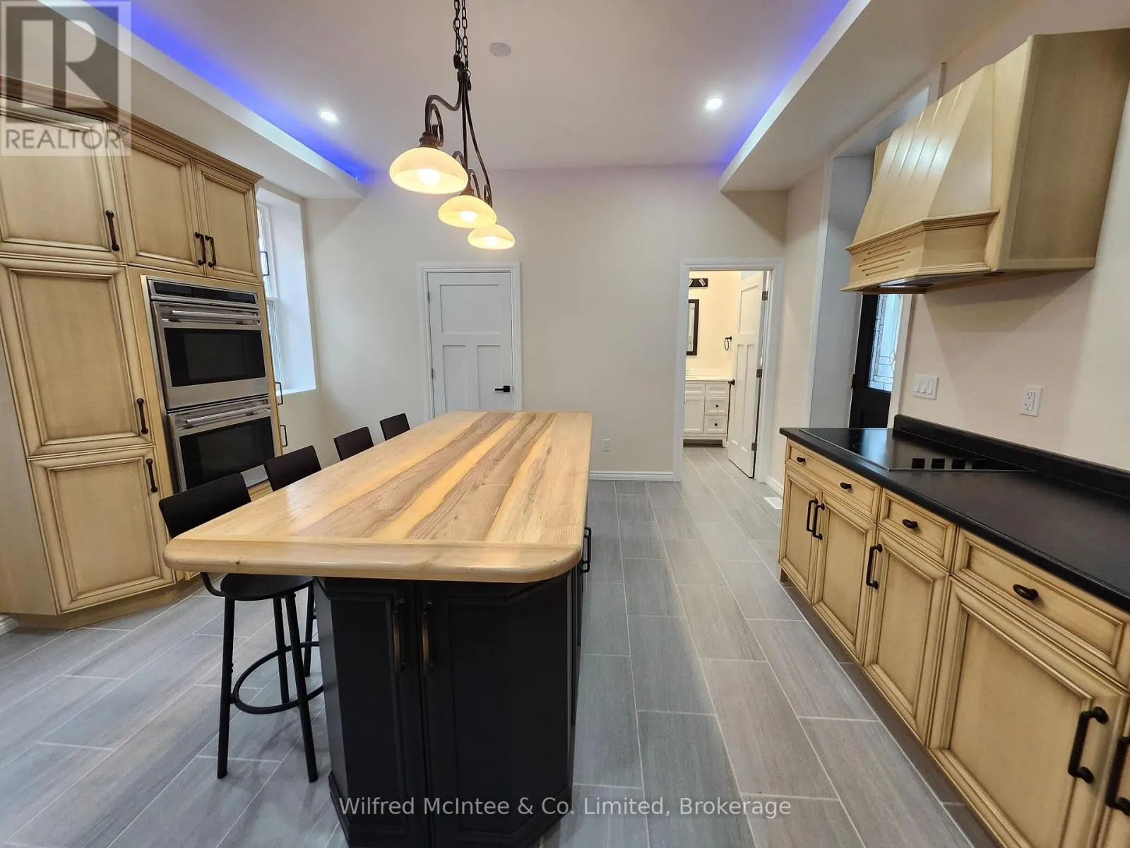 36 BROWNLEE STREET S
