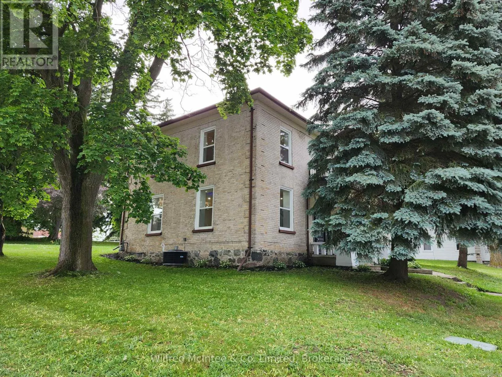 36 BROWNLEE STREET S