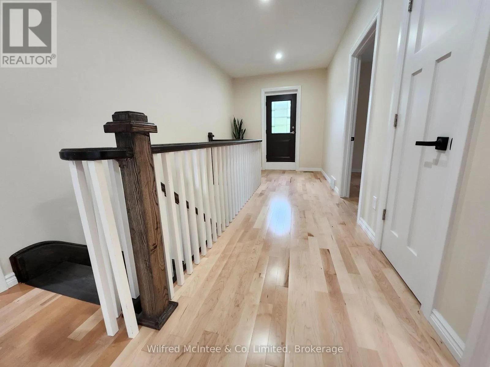 36 BROWNLEE STREET S