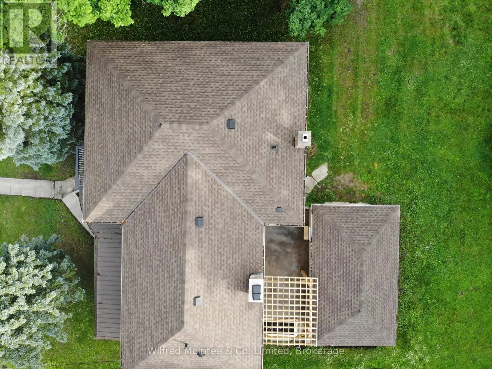 36 BROWNLEE STREET S