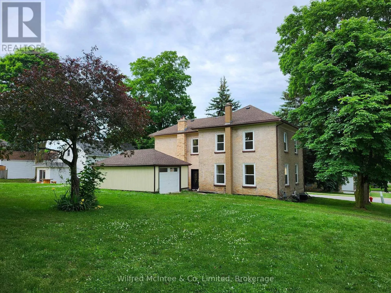 36 BROWNLEE STREET S