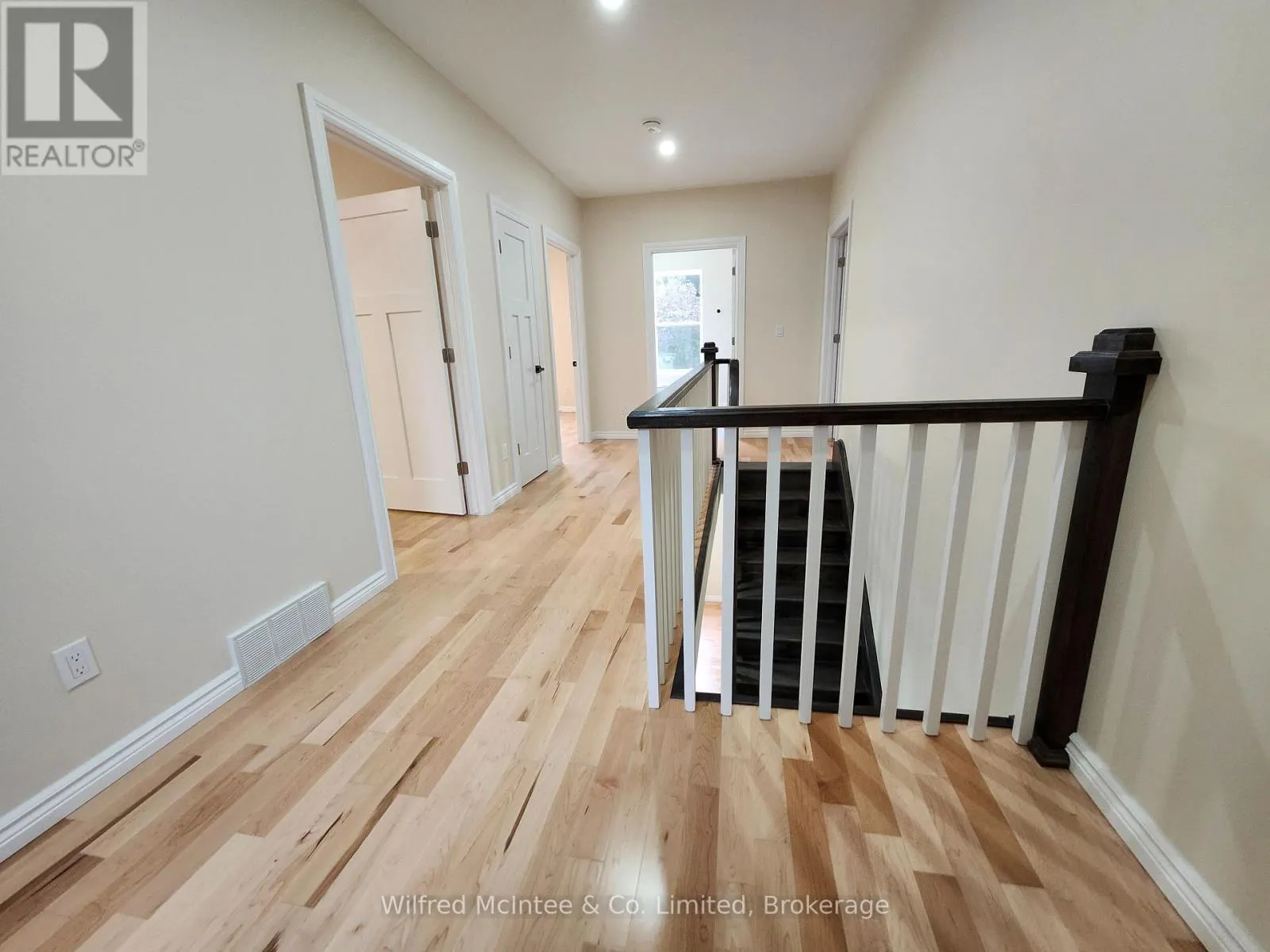 36 BROWNLEE STREET S