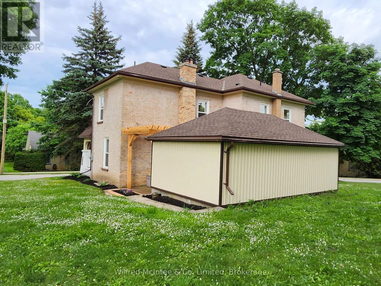 36 BROWNLEE STREET S