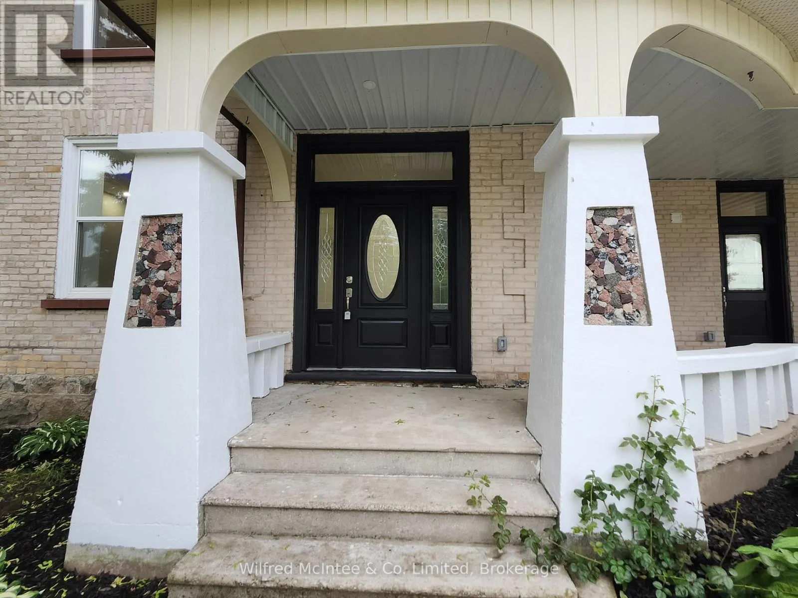 36 BROWNLEE STREET S
