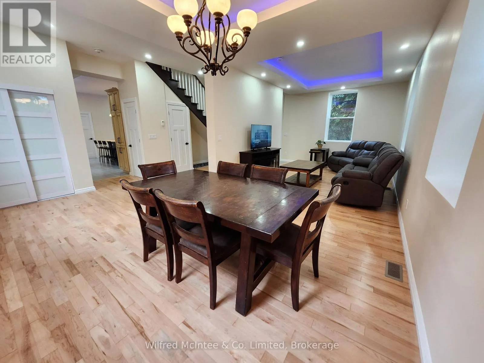 36 BROWNLEE STREET S