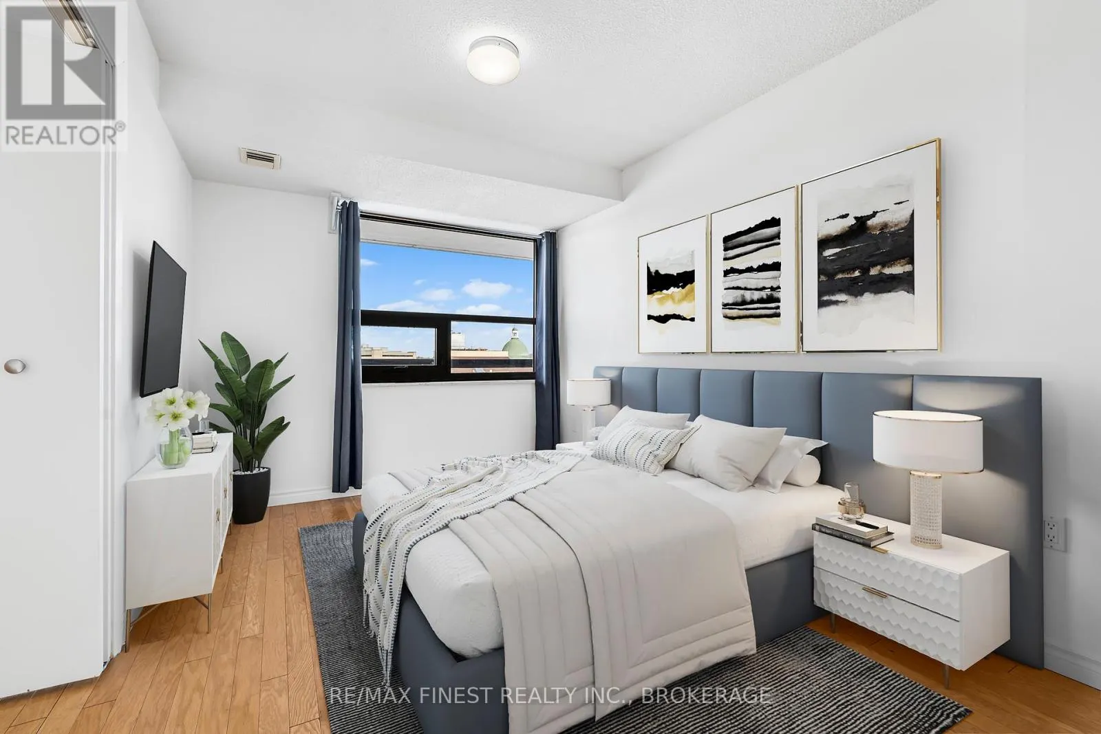 1002 - 165 ONTARIO STREET, #1002