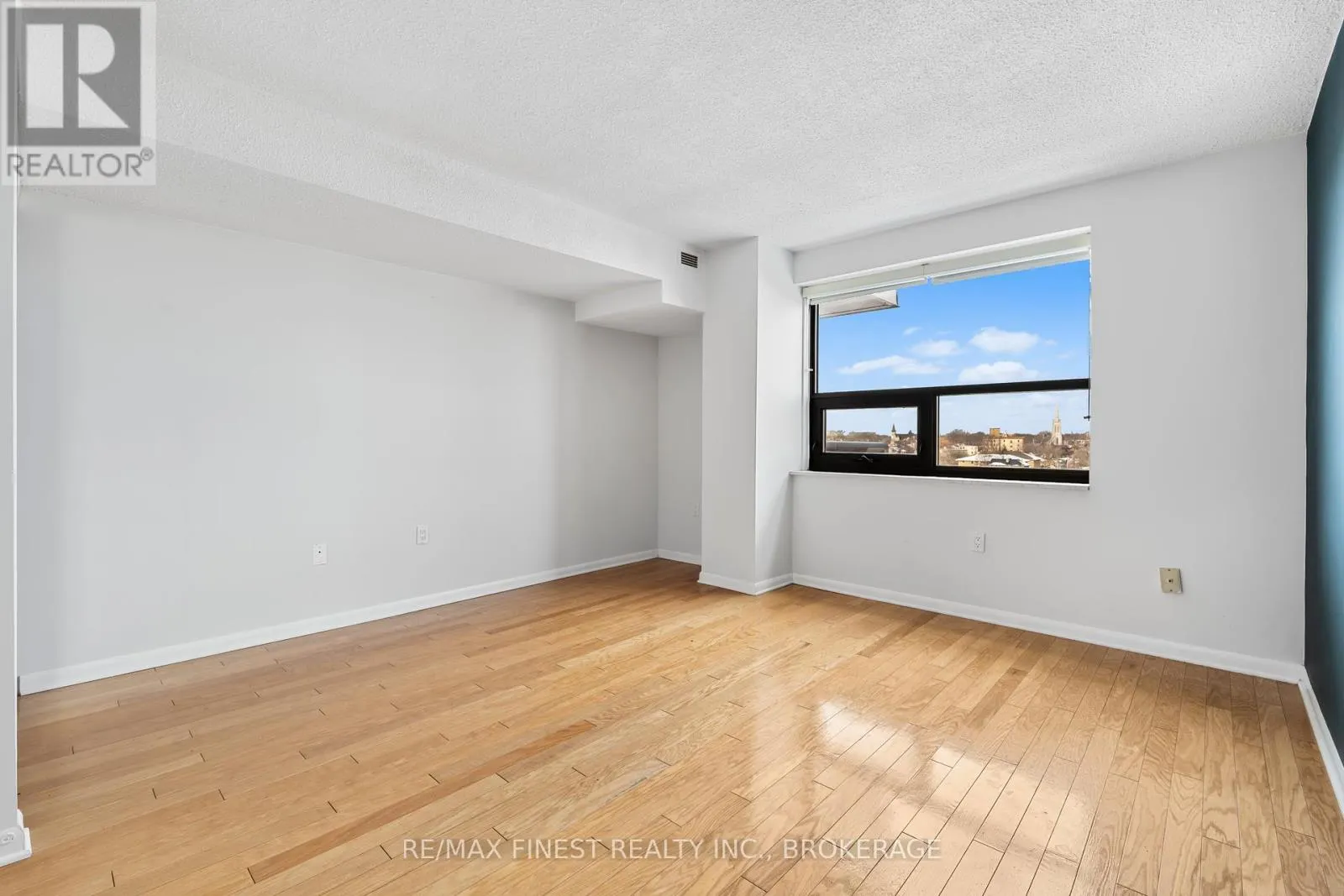 1002 - 165 ONTARIO STREET, #1002