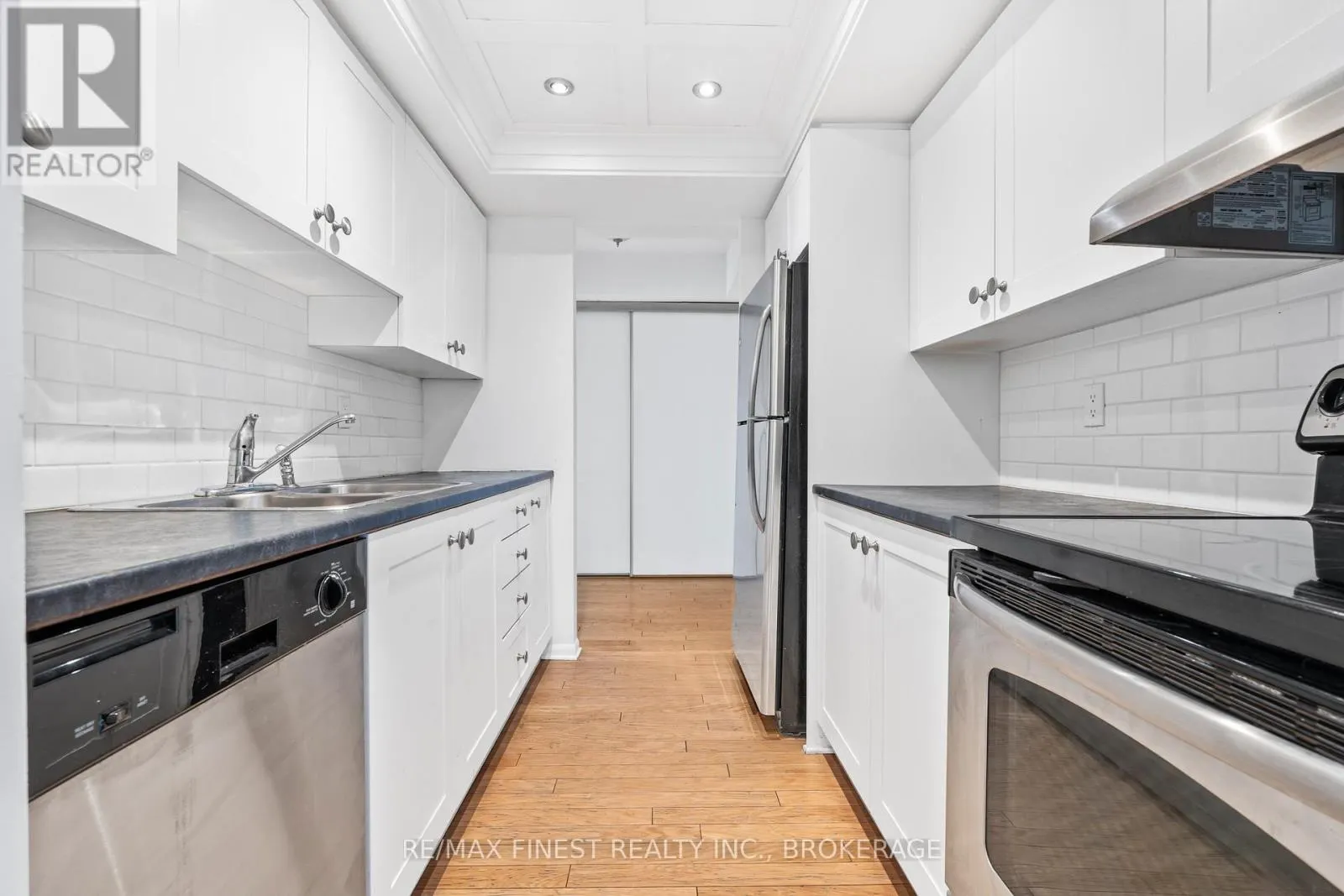 1002 - 165 ONTARIO STREET, #1002