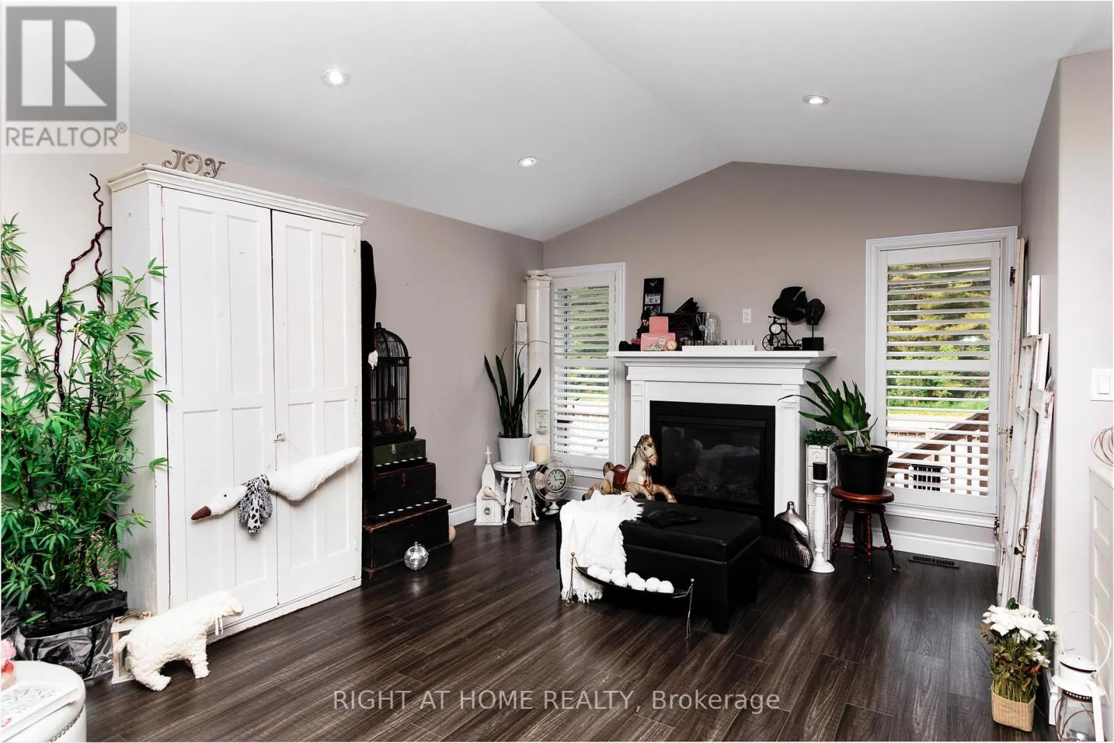 26 WARD DRIVE