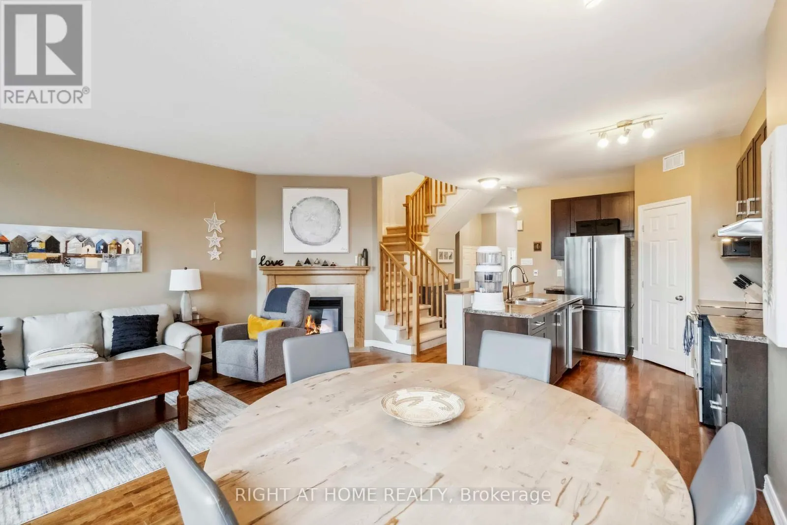 163 MOJAVE CRESCENT