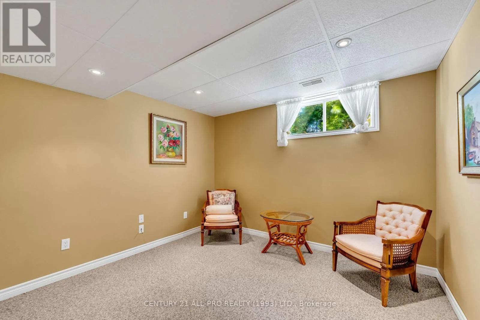 745 PRINCE OF WALES DRIVE