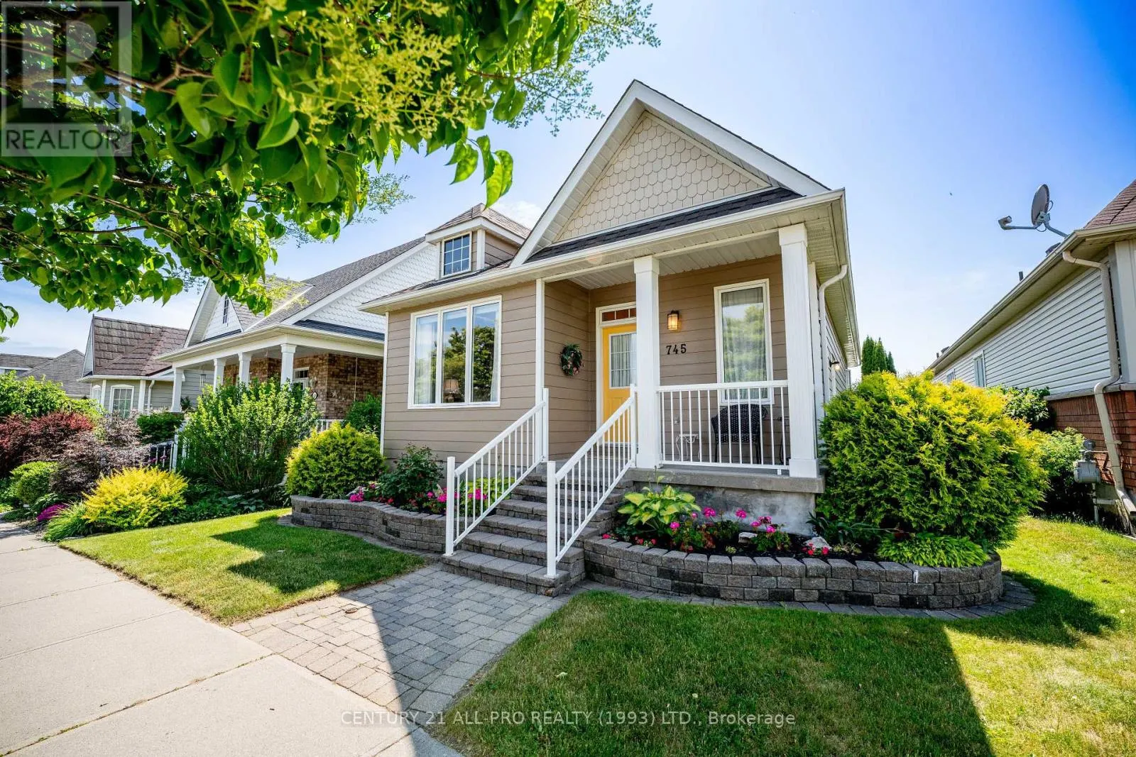 745 PRINCE OF WALES DRIVE