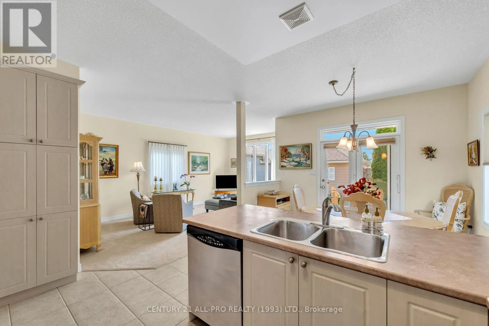 745 PRINCE OF WALES DRIVE