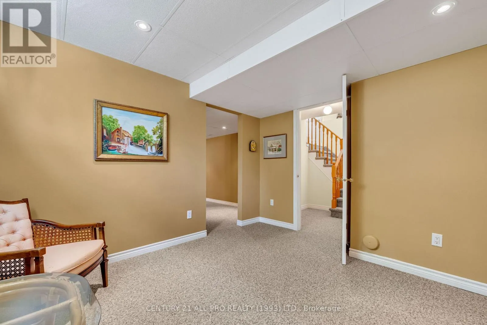 745 PRINCE OF WALES DRIVE