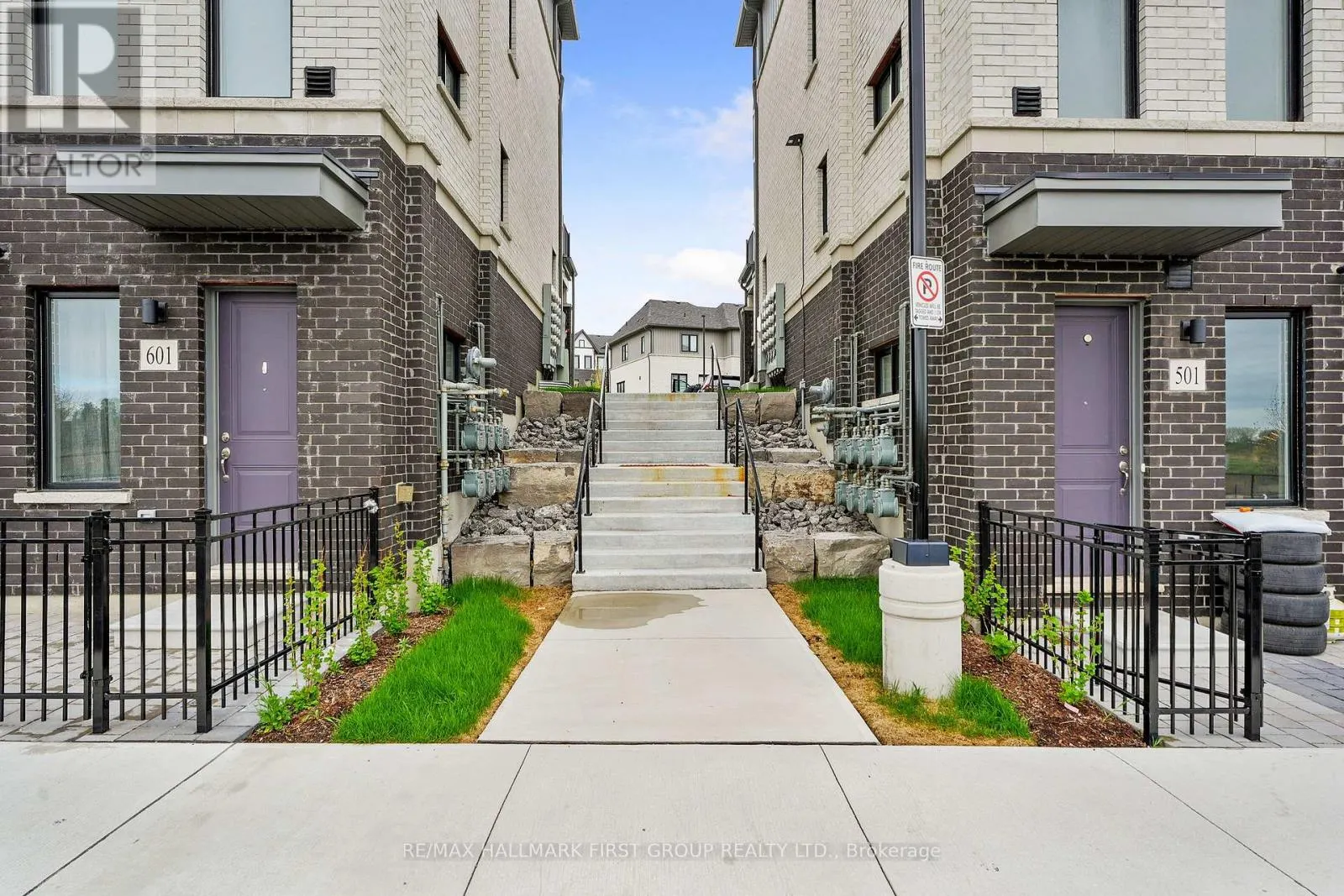 701 - 160 DENSMORE ROAD