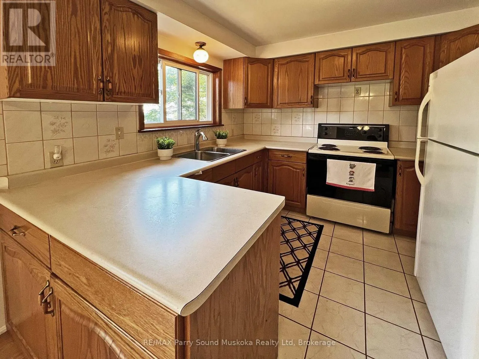 10 PINE VALLEY DRIVE