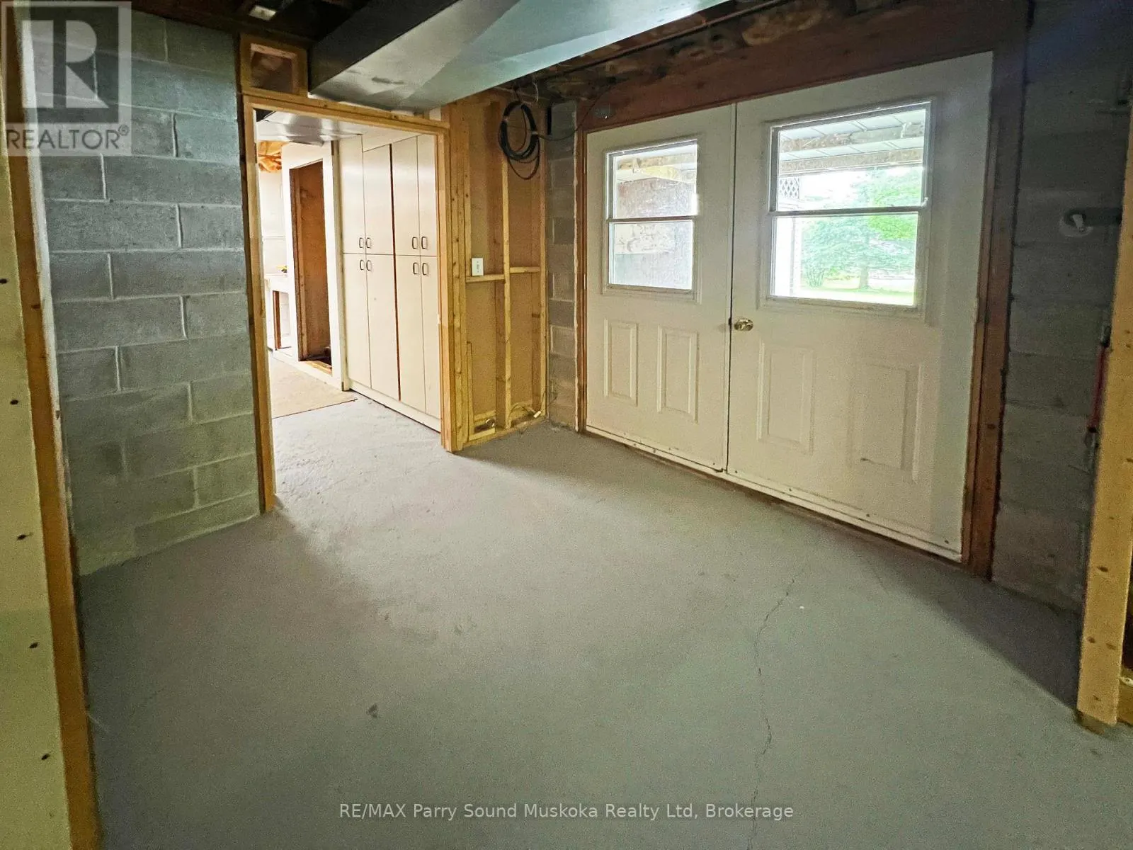 10 PINE VALLEY DRIVE
