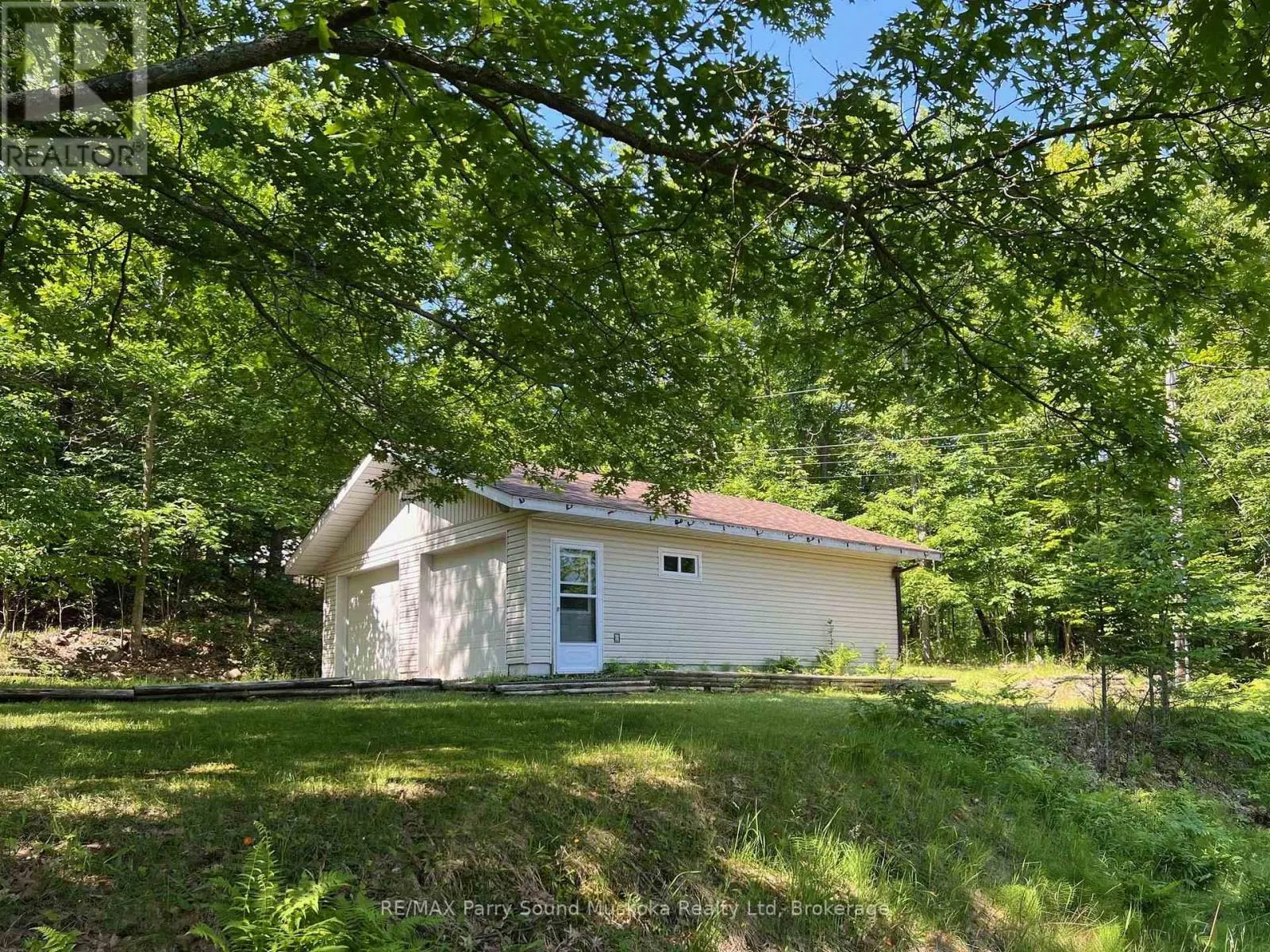 10 PINE VALLEY DRIVE
