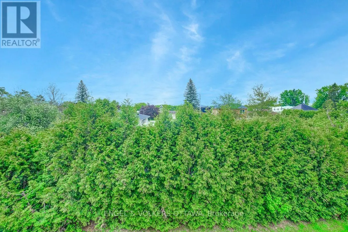 1A - 75 LAPOINTE BOULEVARD