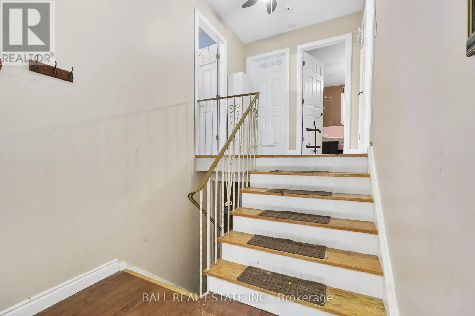 60A CROSSLEY DRIVE