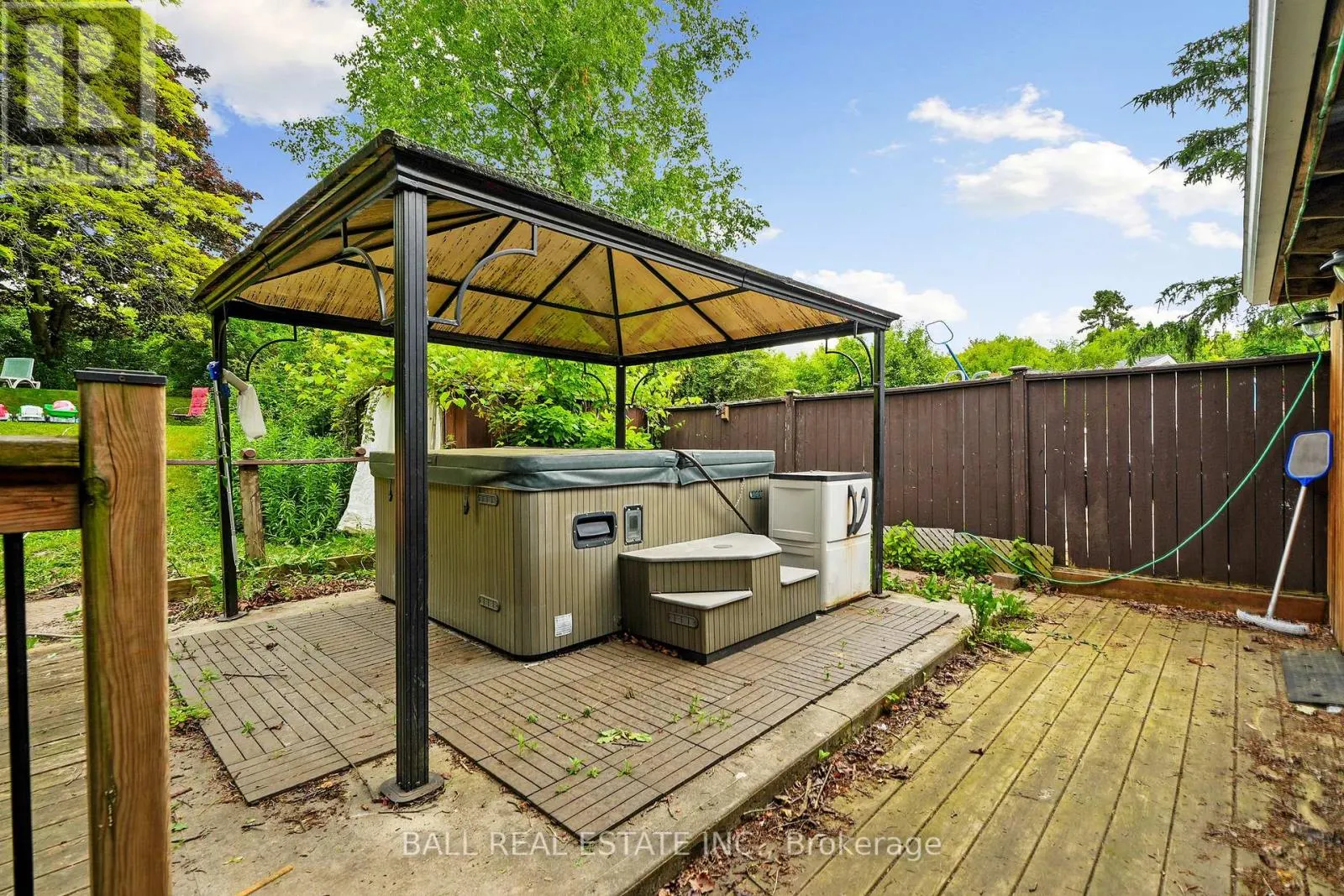 60A CROSSLEY DRIVE