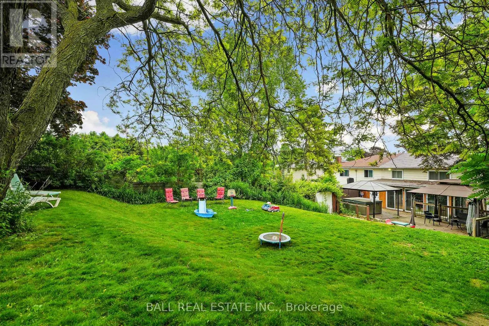 60A CROSSLEY DRIVE