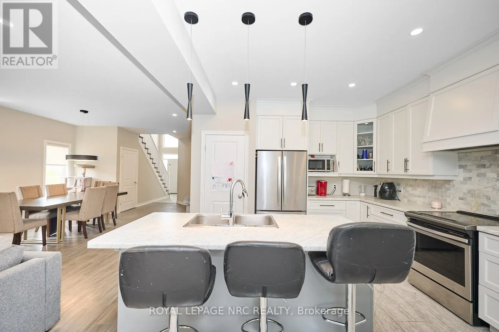 14 LAMB CRESCENT