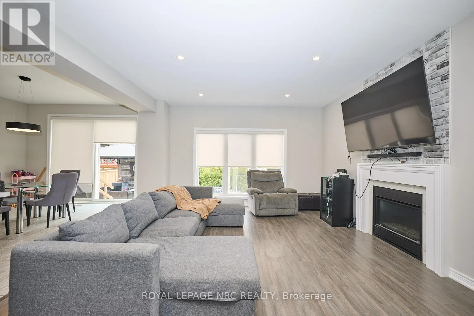 14 LAMB CRESCENT