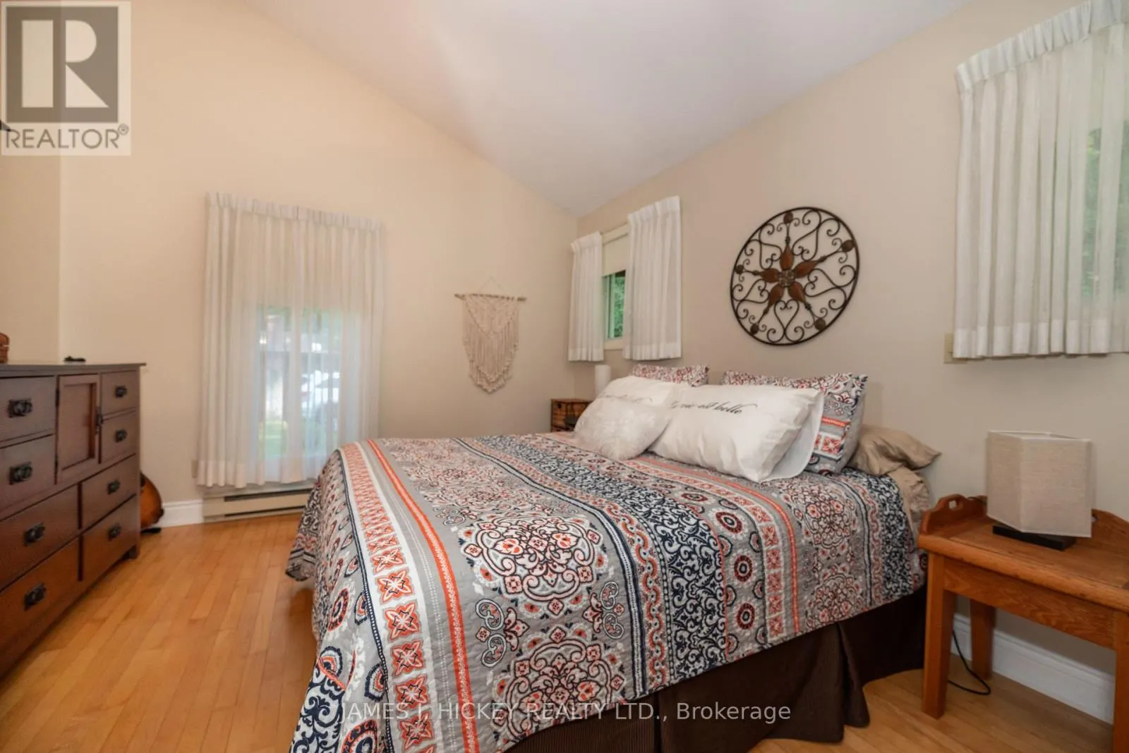581 ROCKY POINT LANE