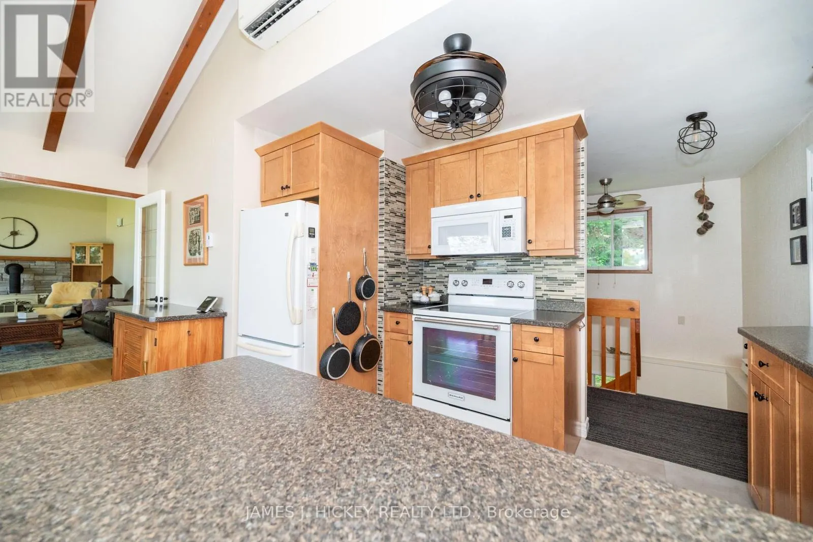581 ROCKY POINT LANE