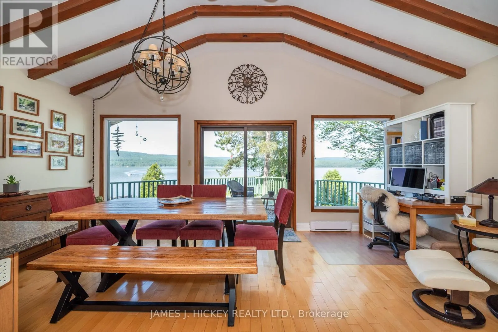581 ROCKY POINT LANE
