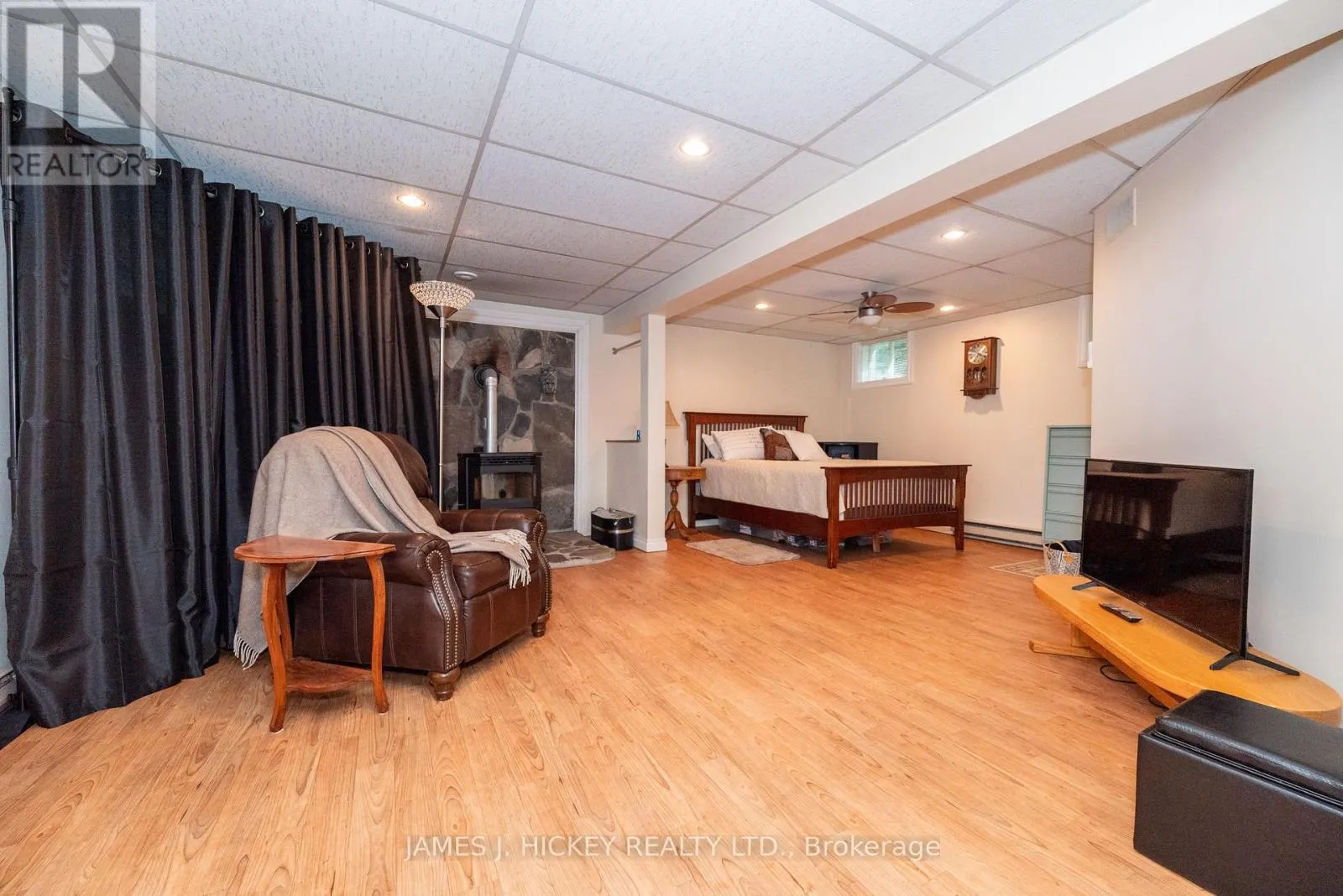 581 ROCKY POINT LANE