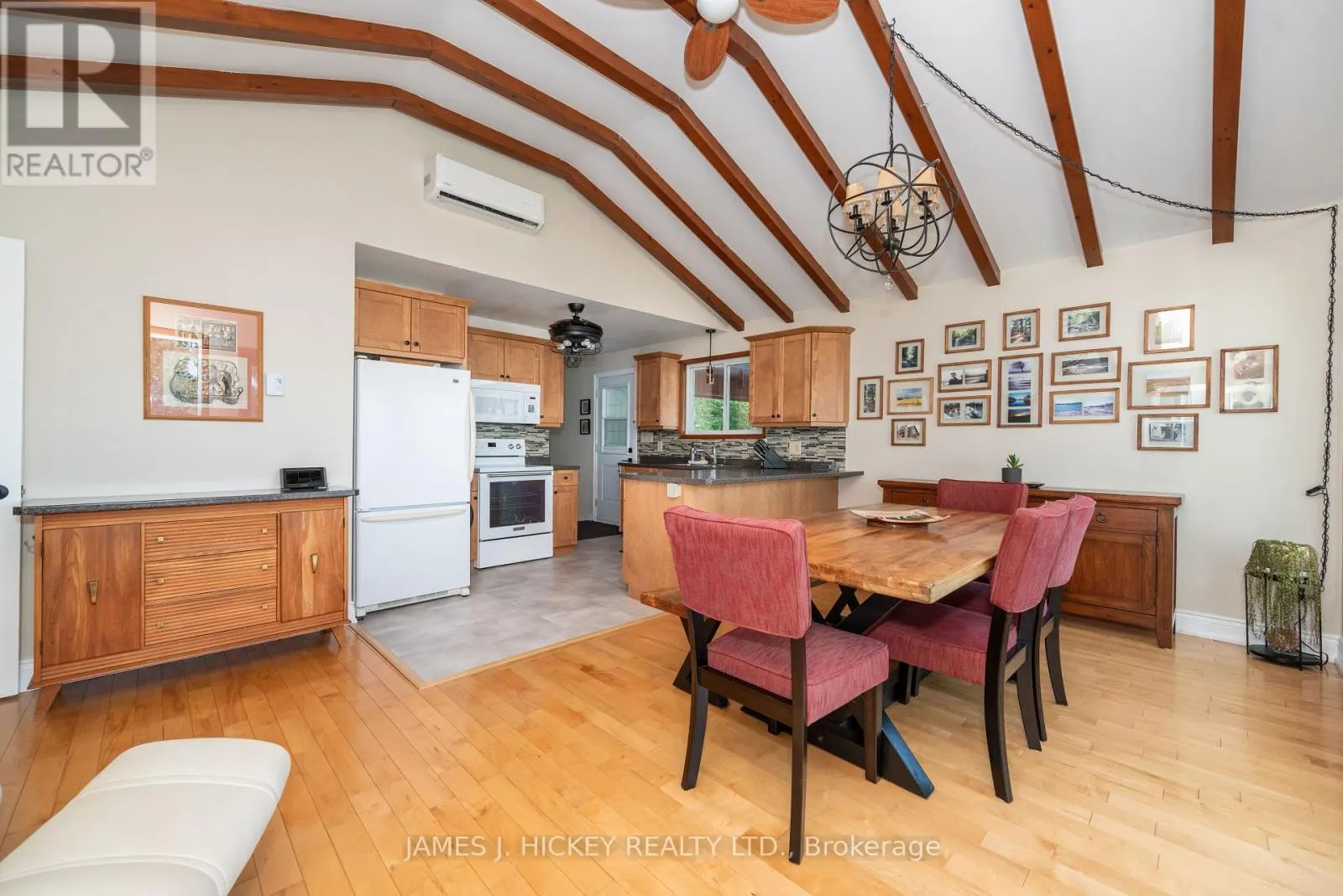 581 ROCKY POINT LANE
