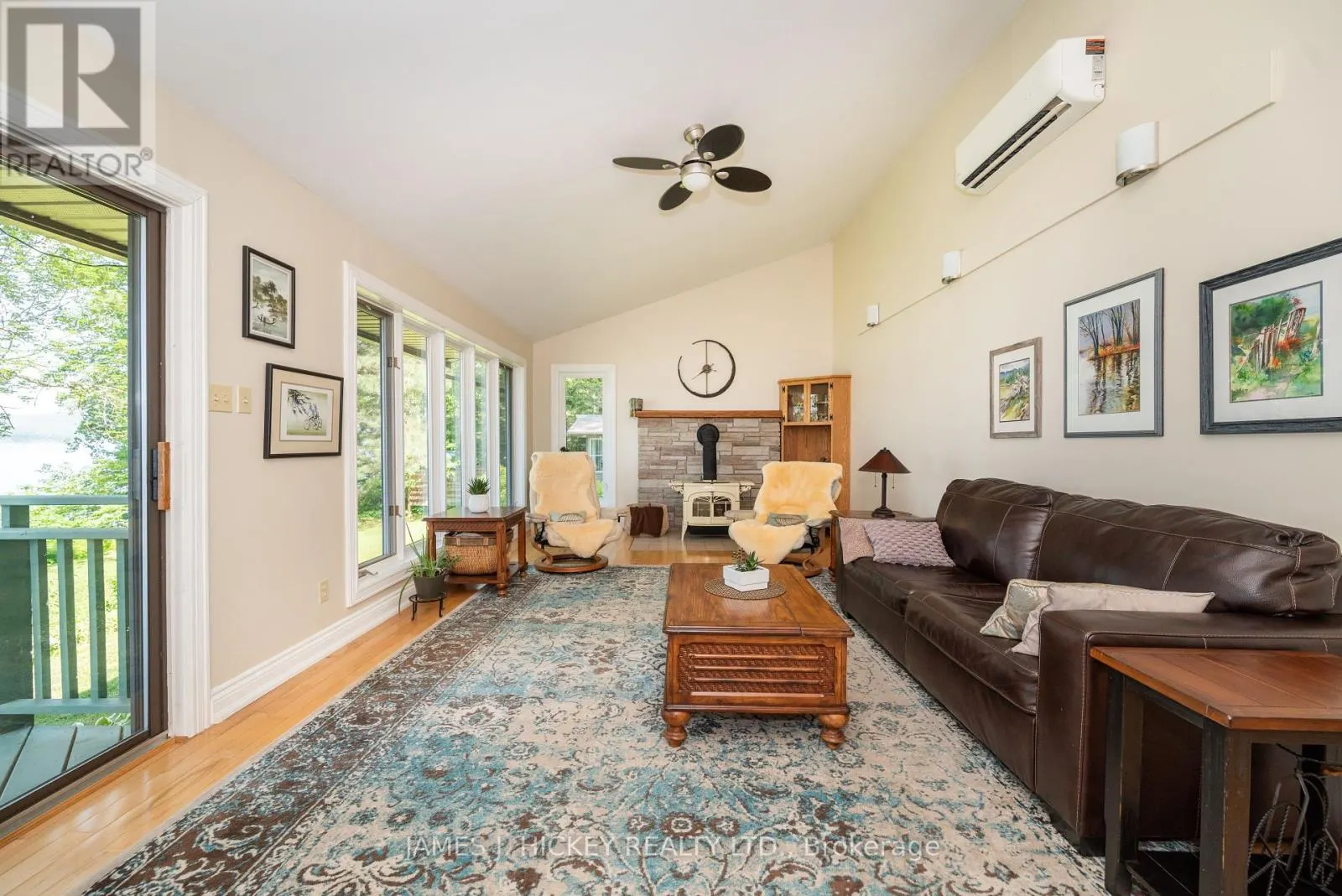 581 ROCKY POINT LANE