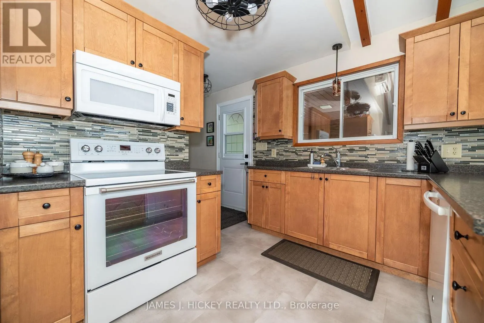 581 ROCKY POINT LANE
