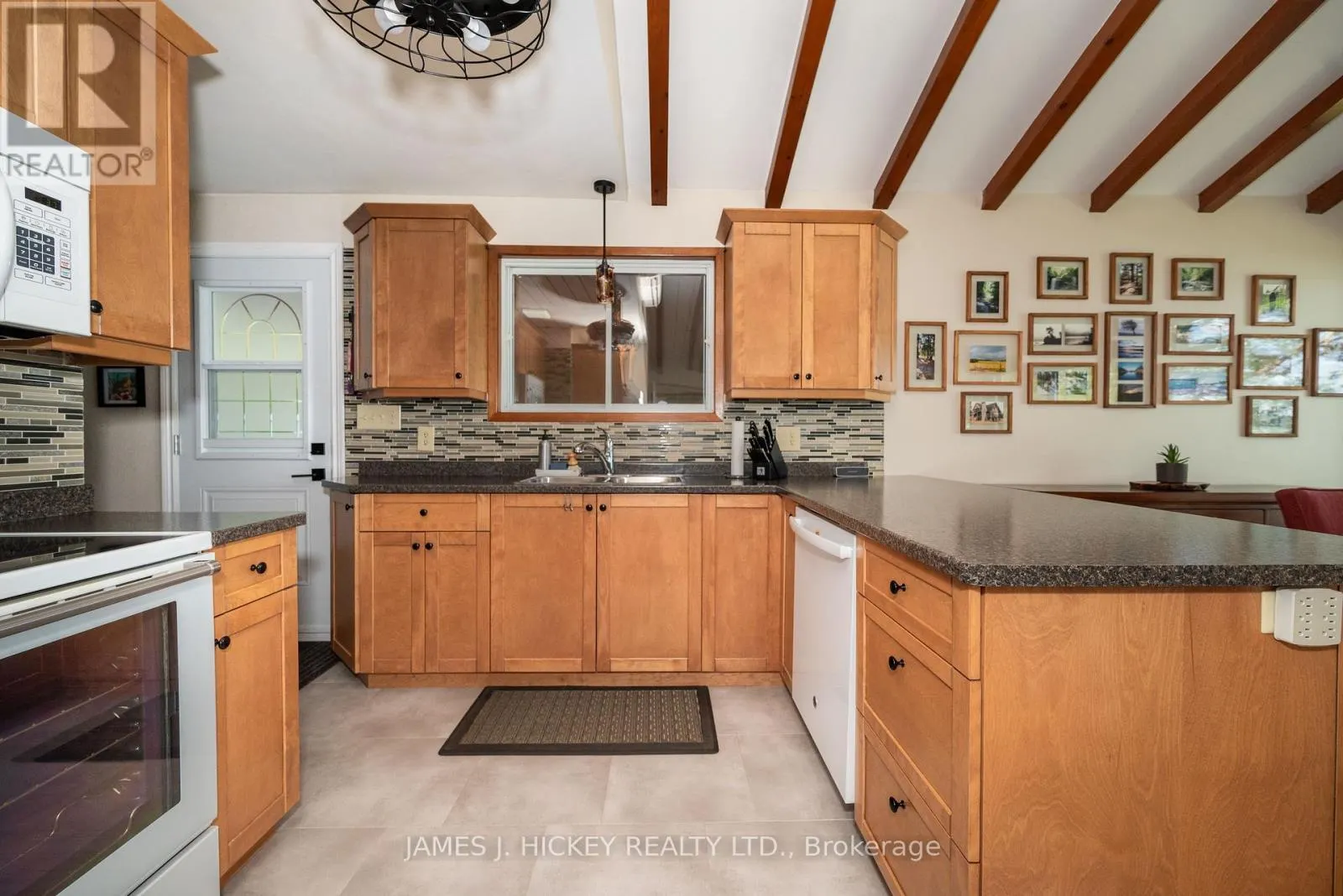 581 ROCKY POINT LANE